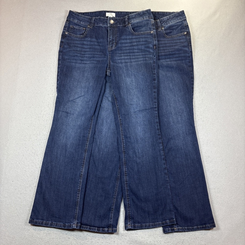 Maurices Women Jean Size 12 Short Medium Wash Straight Leg Stretch Lot of 2